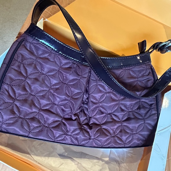 New in box plum Vera Bradley purse - Picture 2 of 3